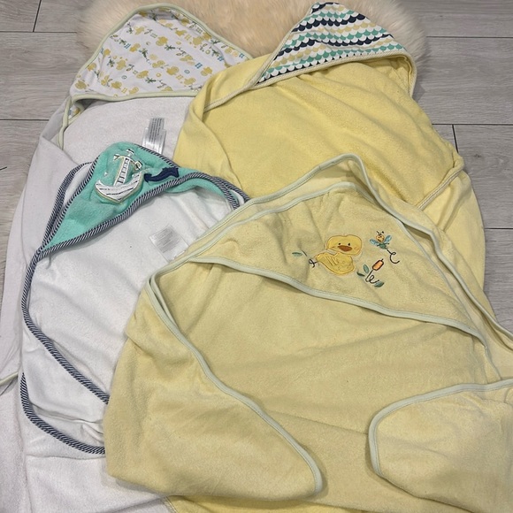 Baby’s First Bath Hooded Bath Towels Duck & Sailor Theme Yellow/Blue/White - Picture 2 of 6